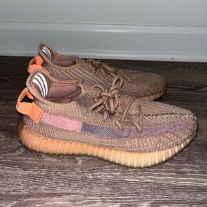 Yeezy boost in Clay